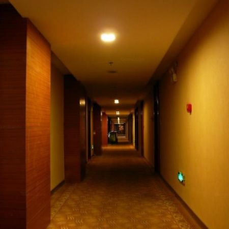 Super 8 By Wyndham Urumqi Mei Hao Exterior photo